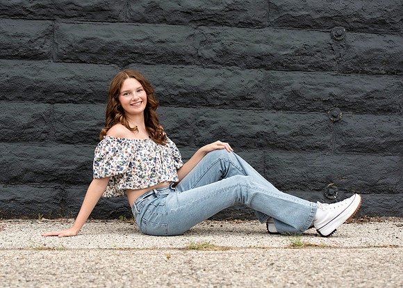 Vanessa (33)